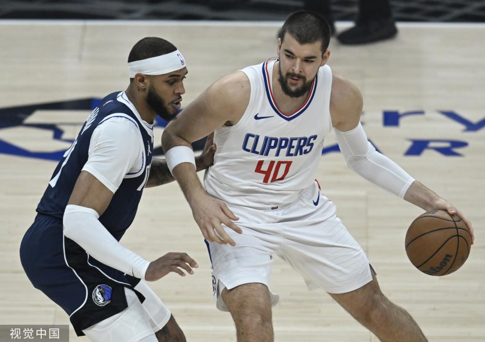 场上颇具竞 场上颇具竞